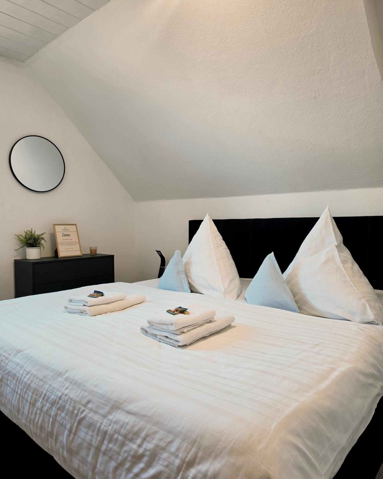 Ama Home Apartment In Hiddenhausen - Wlan, Smart-Tv - Nahe A30 & A2 - Nur 10 Min Von Herford Esterno foto