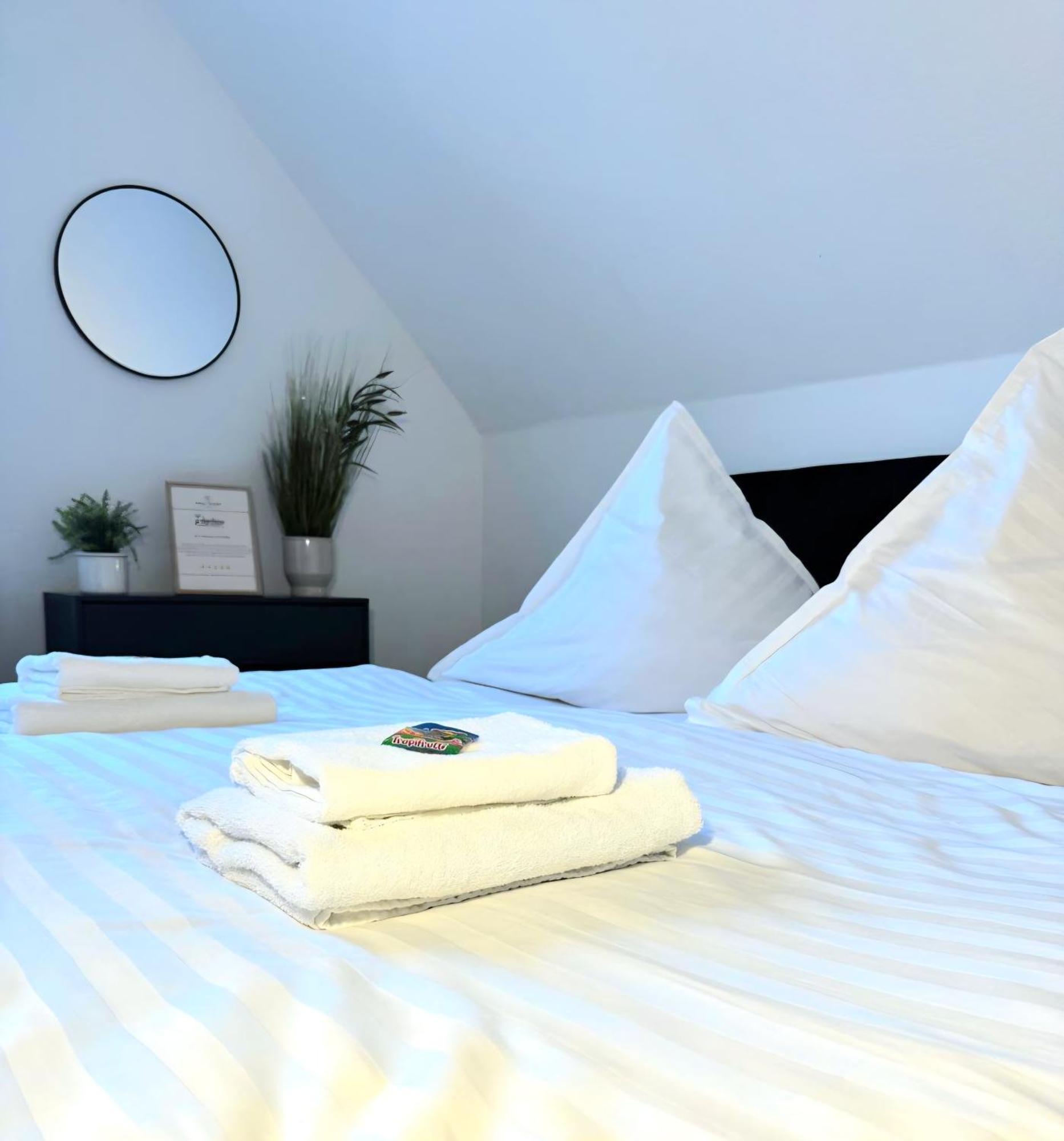 Ama Home Apartment In Hiddenhausen - Wlan, Smart-Tv - Nahe A30 & A2 - Nur 10 Min Von Herford Esterno foto